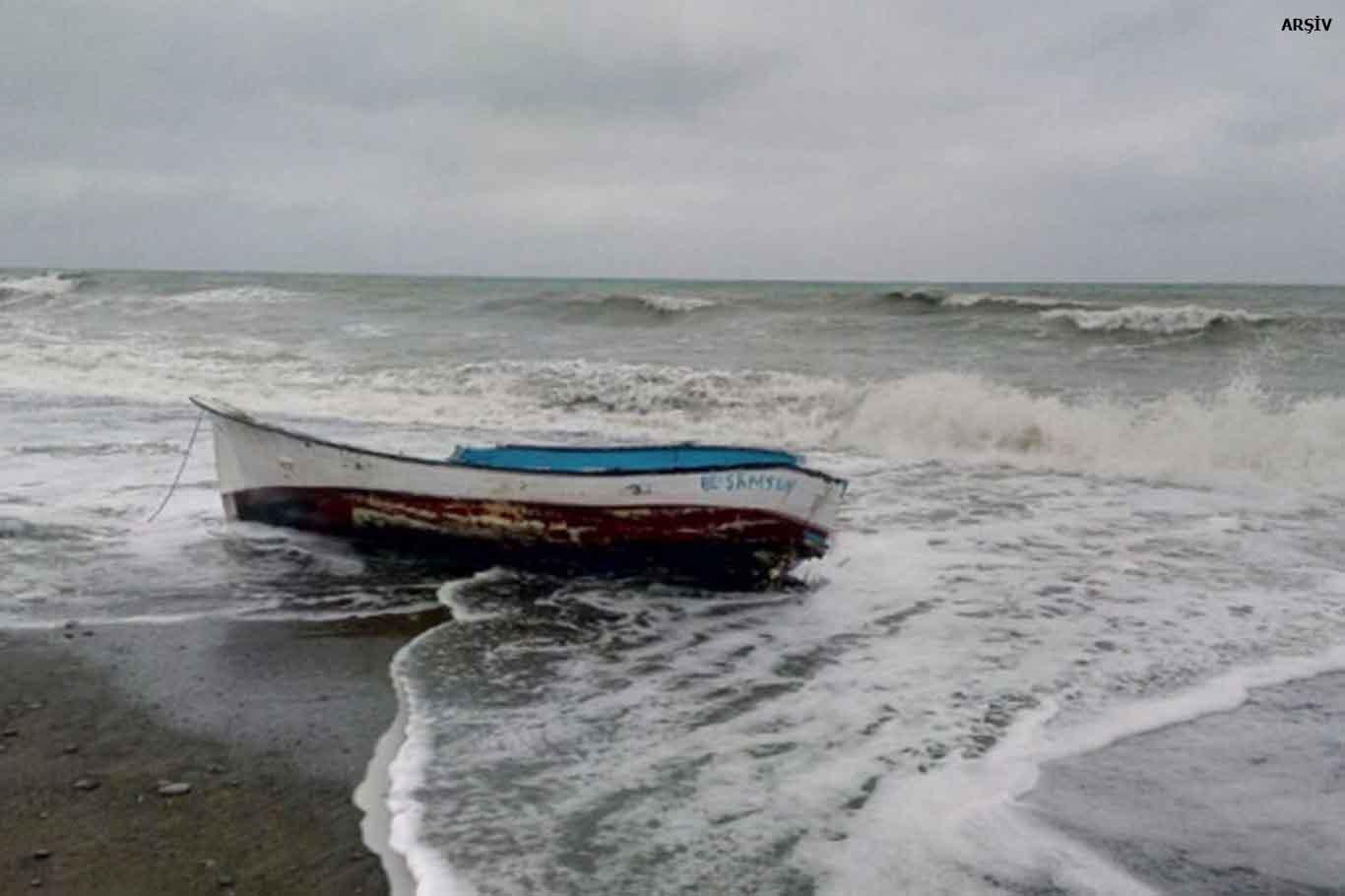 Balıkçı teknesi battı: 4 kişi kayıp
